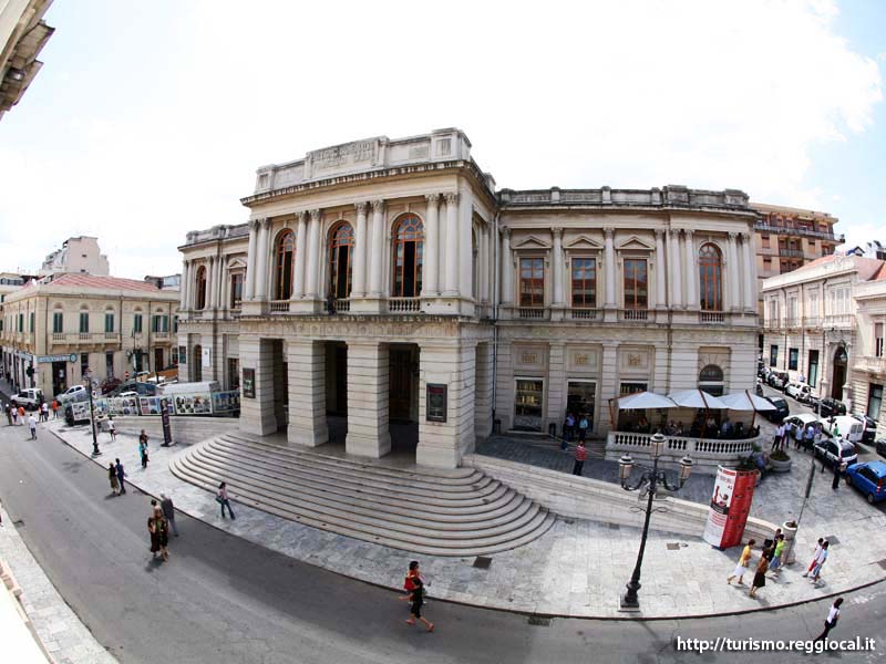 7 Teatro Cilea e Pinacoteca Civica